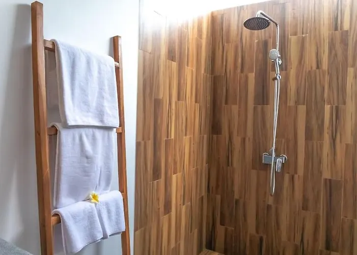 Hakem Elegant And Modern 4 Bedrooms Pool View Villa Canggu
