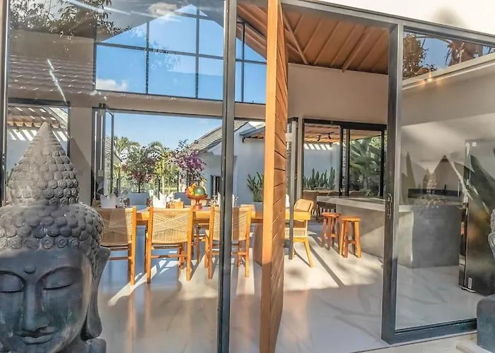 Hakem Elegant And Modern 4 Bedrooms Pool View * Canggu