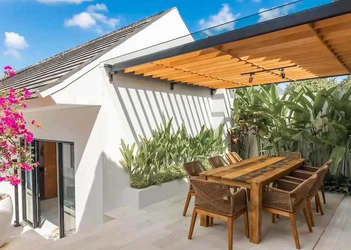 Hakem Elegant And Modern 4 Bedrooms Pool View Villa *