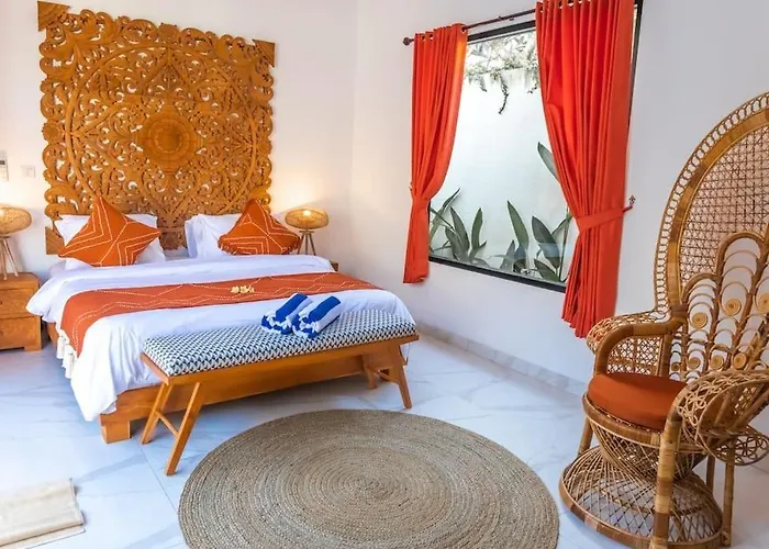 Hakem Elegant And Modern 4 Bedrooms Pool View Villa