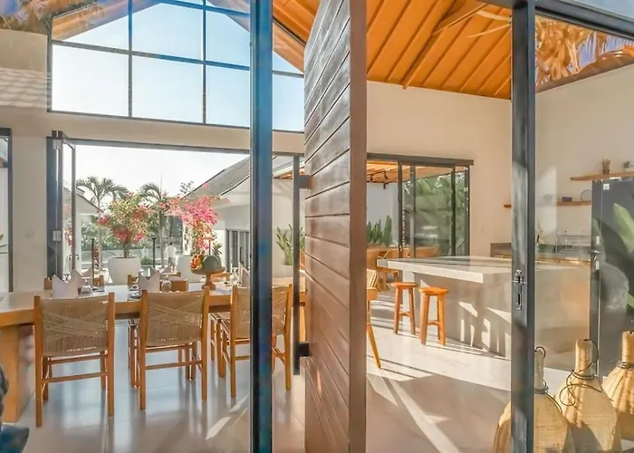 Villa Hakem Elegant And Modern 4 Bedrooms Pool View Canggu