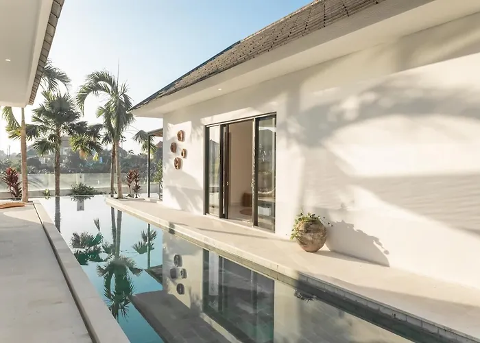 Villa Hakem Elegant And Modern 4 Bedrooms Pool View Canggu